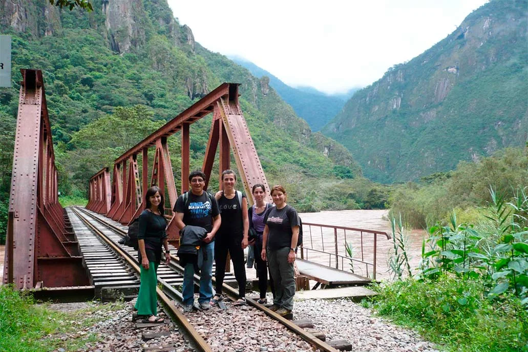Hidroeléctrica y paisajes del camino