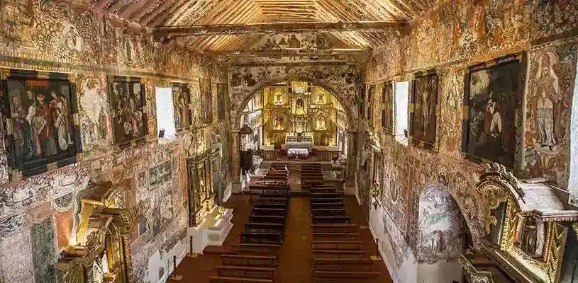 Interior de Andahuaylillas